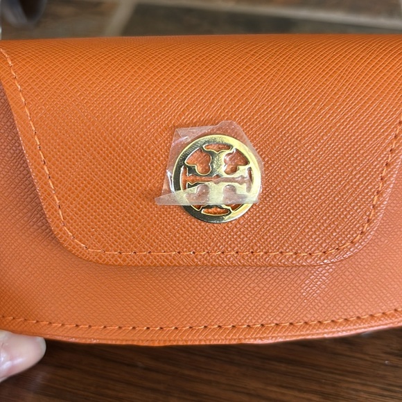 Tory Burch Oversized Square Logo Sunglasses - Picture 8 of 8